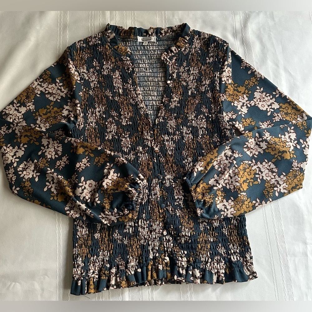 Gimmicks by BKE Floral Smocked Blouse in Teal and Brown - Picture 7 of 16